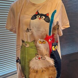 🌻$11 DEAL!🌻 Colorful Cat Print T-Shirt for Cat Lovers